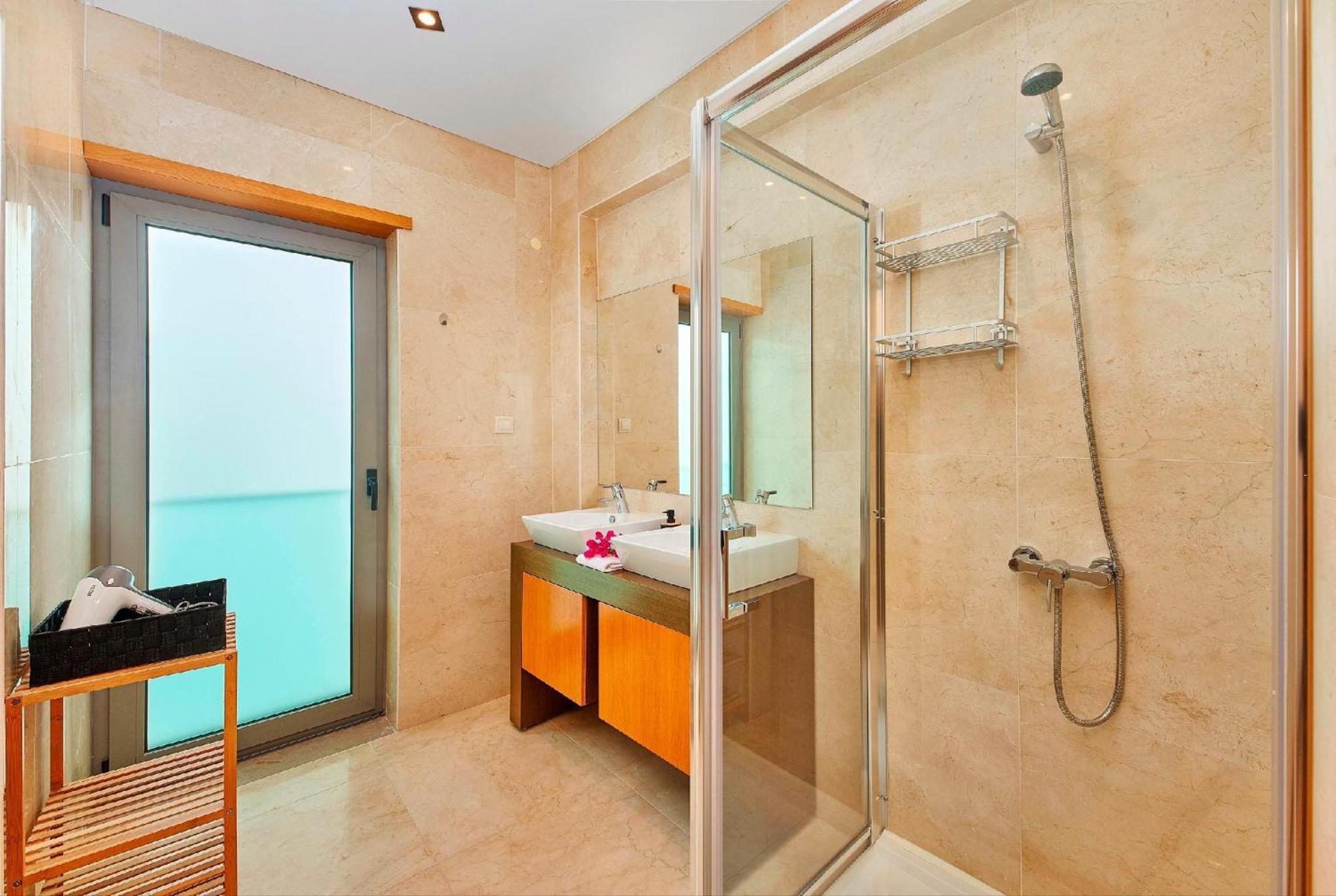 Beautiful Town Centre Townhouse With Shared Pool Villa ตาวิรา ภายนอก รูปภาพ